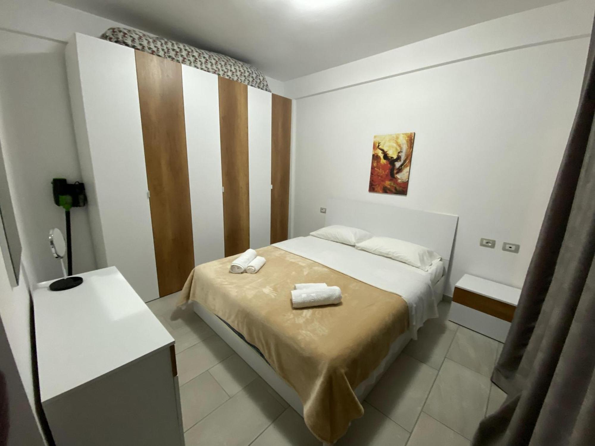 Aquamarine Apartments 1, Влёра Экстерьер фото