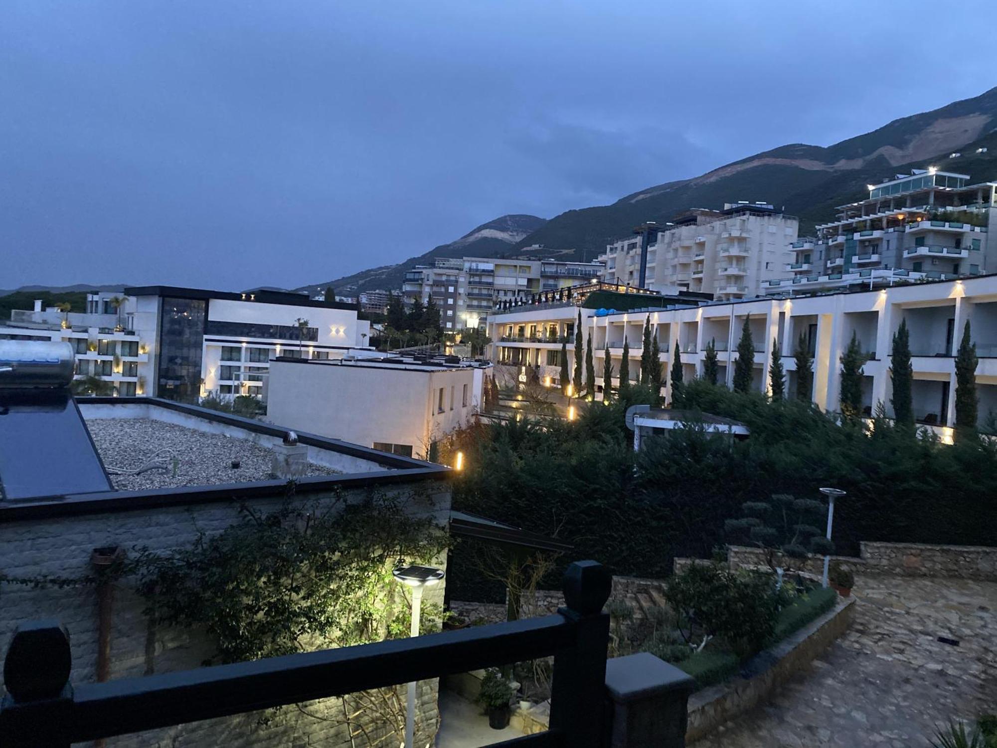 Aquamarine Apartments 1, Влёра Экстерьер фото
