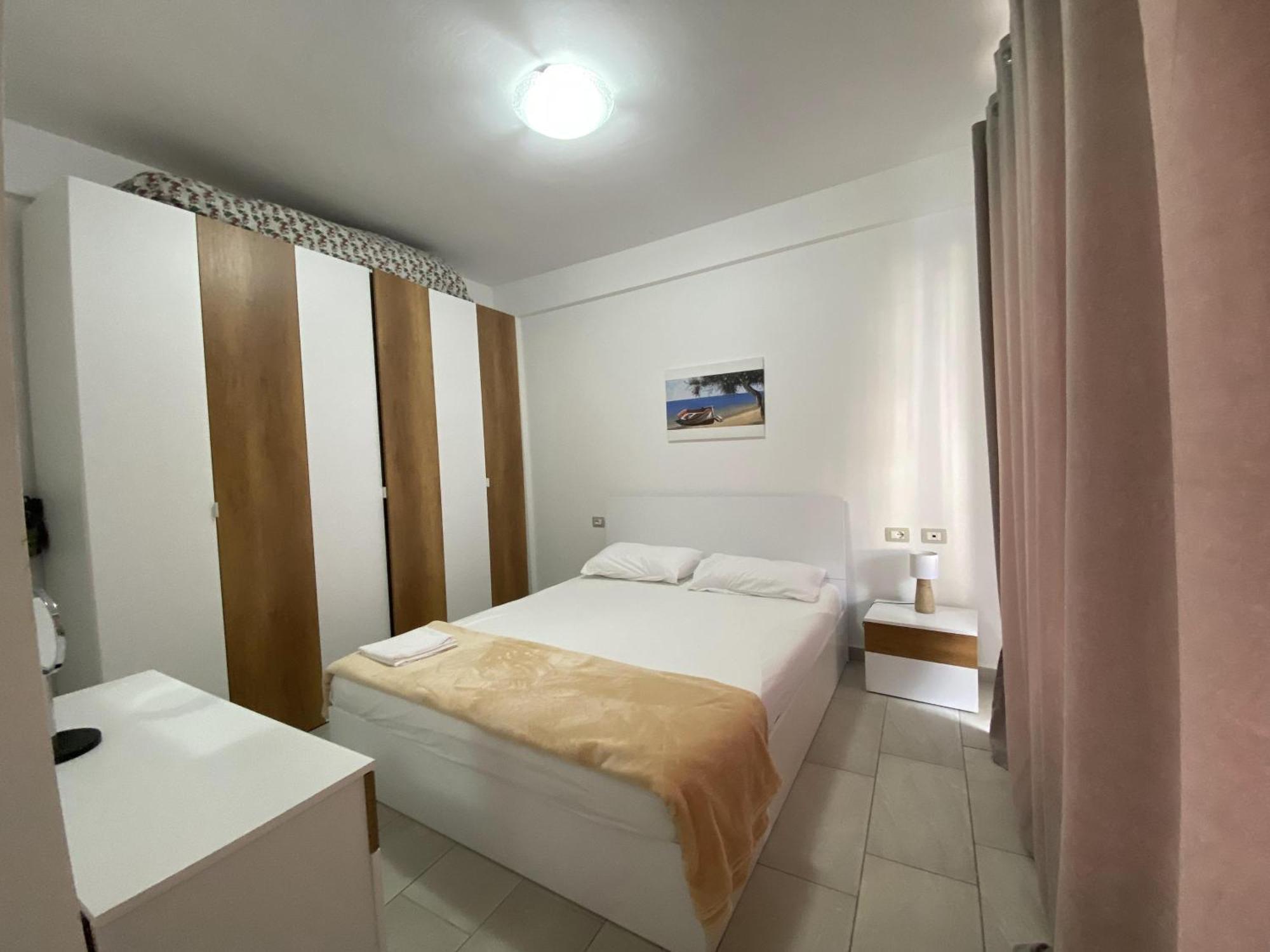 Aquamarine Apartments 1, Влёра Экстерьер фото